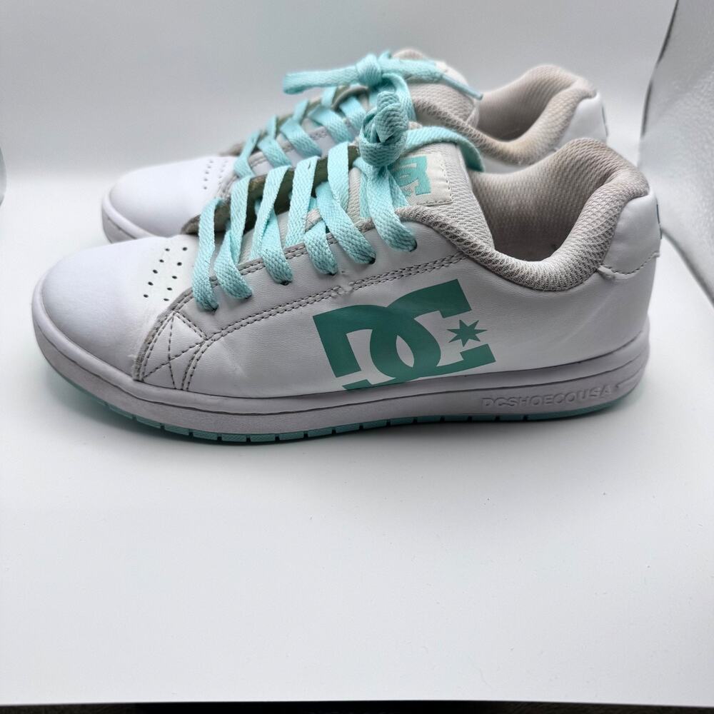 DC Shoes Gaveler Leather Skate Shoes Womens 7.5 White Aqua Y2K Sneakers